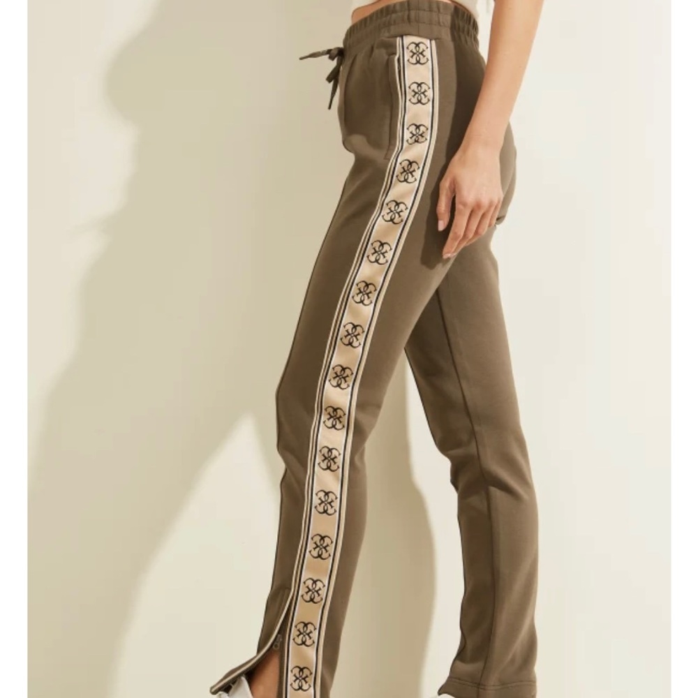 Guess sweats